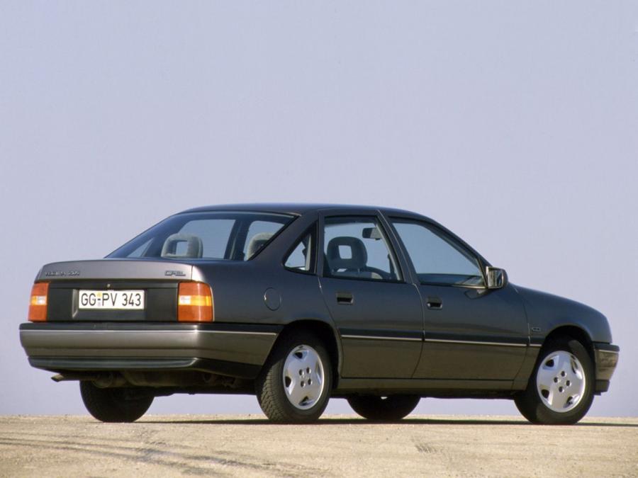  Opel Vectra Sedan 1988 года  (фото 20 из 29)